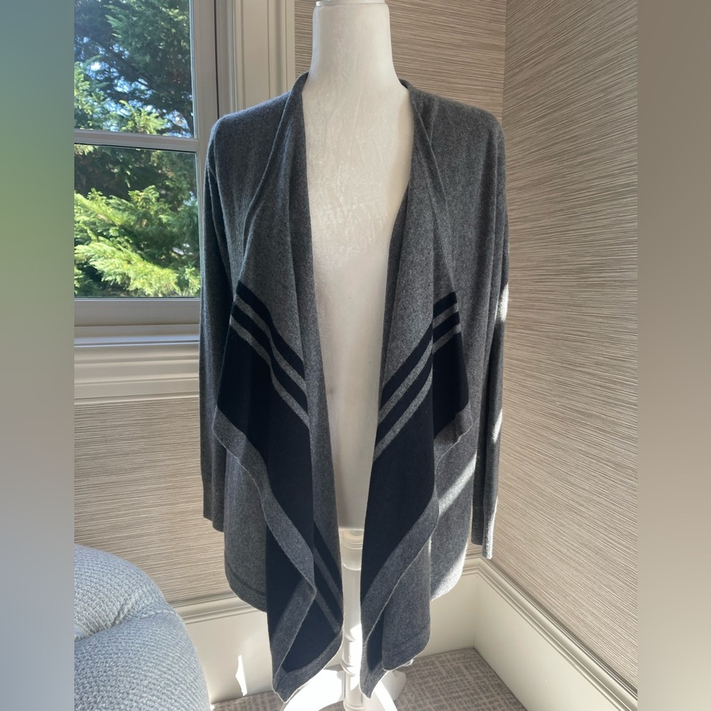 Neiman Marcus Cashmere Collection Heather Grey and Black Cardigan